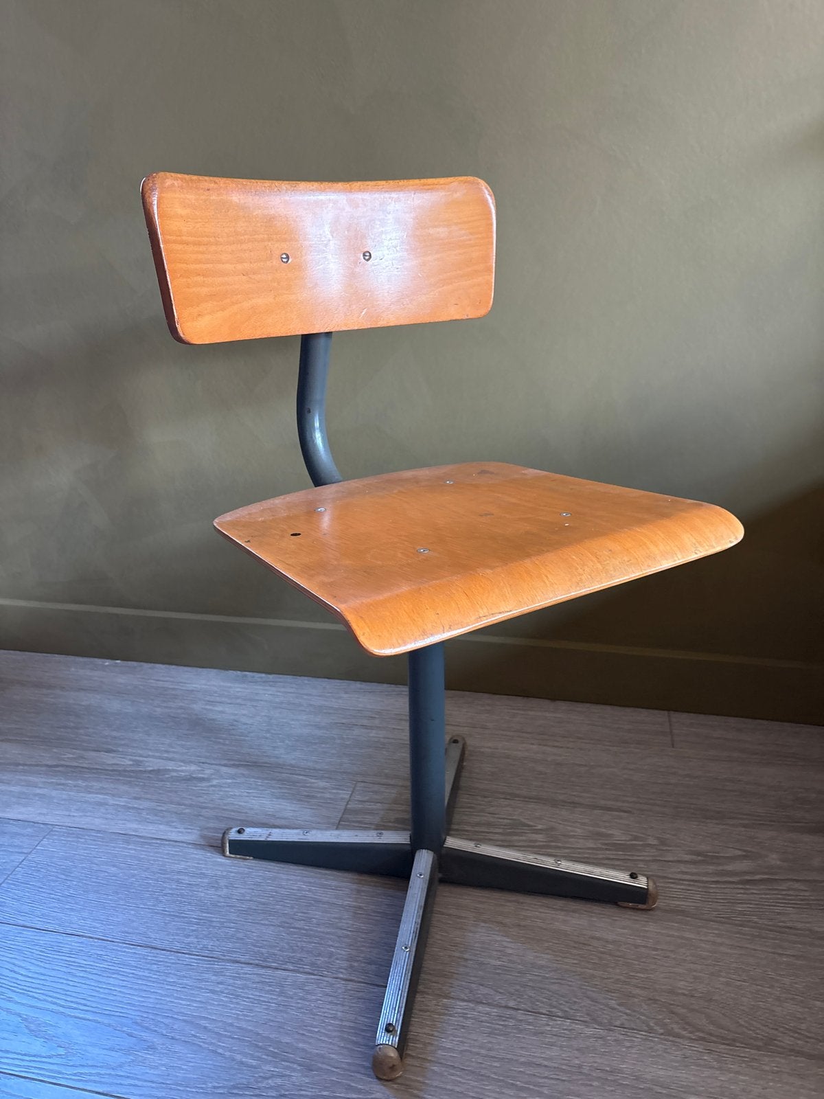 Vintage stoeltje voor (school) kind, Antiek en Kunst, Ophalen