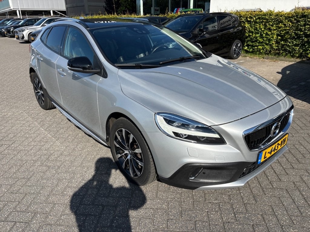Volvo V40 Cross Country T3 153PK AUT6 Polar+ Luxury| Adap.Cr, Auto's, Volvo, 4 cilinders, Leder, Hatchback, 5 stoelen