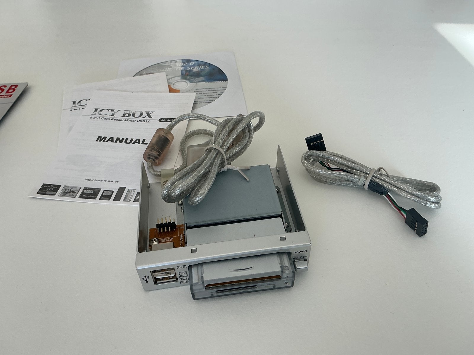 ICY BOX 801 USB card reader 3,5” to portable Compact Flash, Ophalen of Verzenden, Zo goed als nieuw, ICY BOX, NA