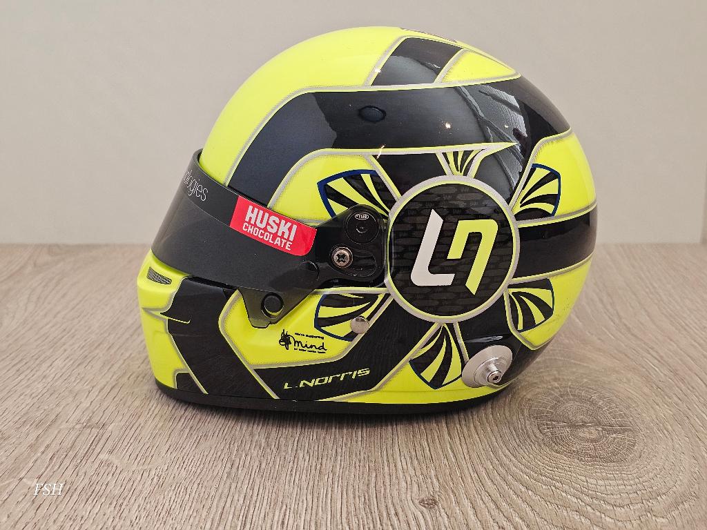 SALE: Helm 1:2 Lando Norris # 4, 2021. ** NIEUW **, Verzamelen, Automerken, Motoren en Formule 1, Ophalen of Verzenden, Nieuw