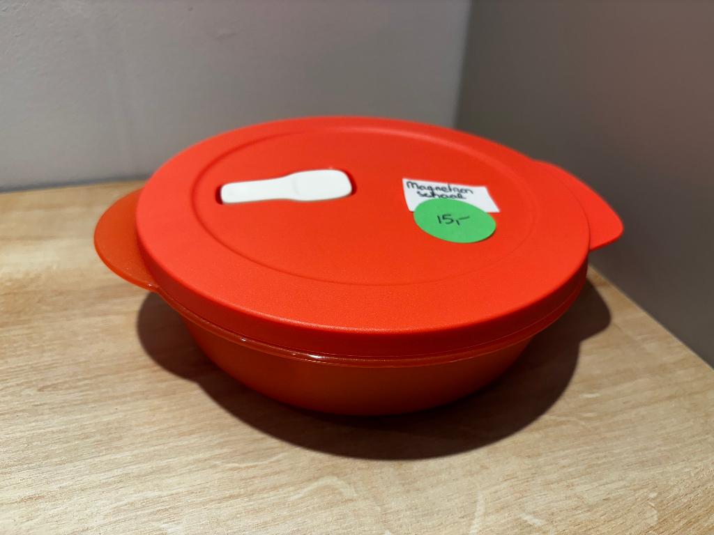 Tupperware - magnetron bord (drievaks) - 15 euro, Ophalen of Verzenden, Overige typen