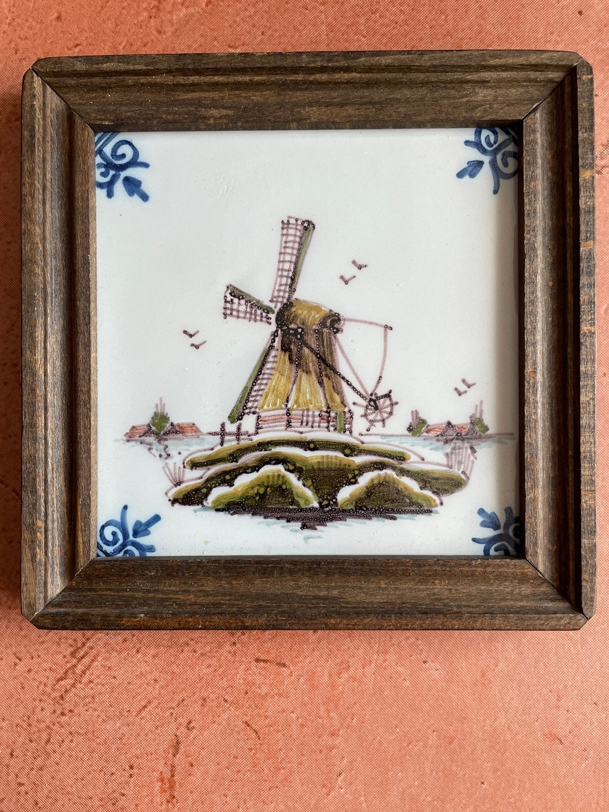 Antieke Makkumer tegel met molen in houten lijst, Ophalen of Verzenden