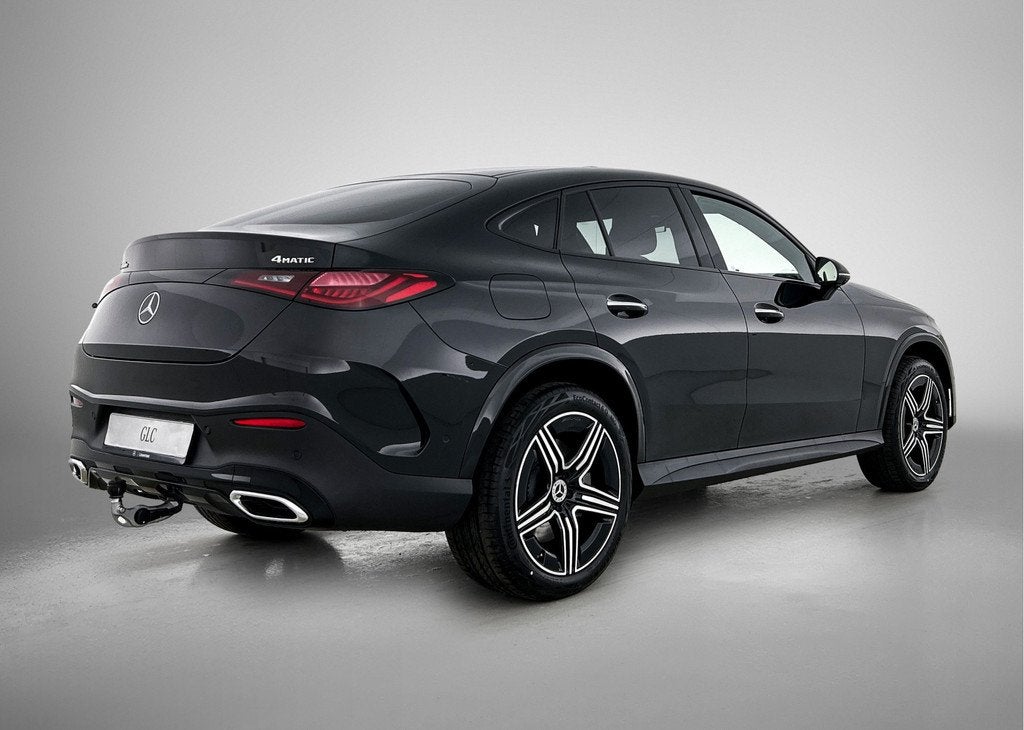 Mercedes-Benz GLC Coupé 300e 4MATIC Business Solution AMG |, Auto's, Mercedes-Benz, Automaat, Zwart, Zwart, Bedrijf