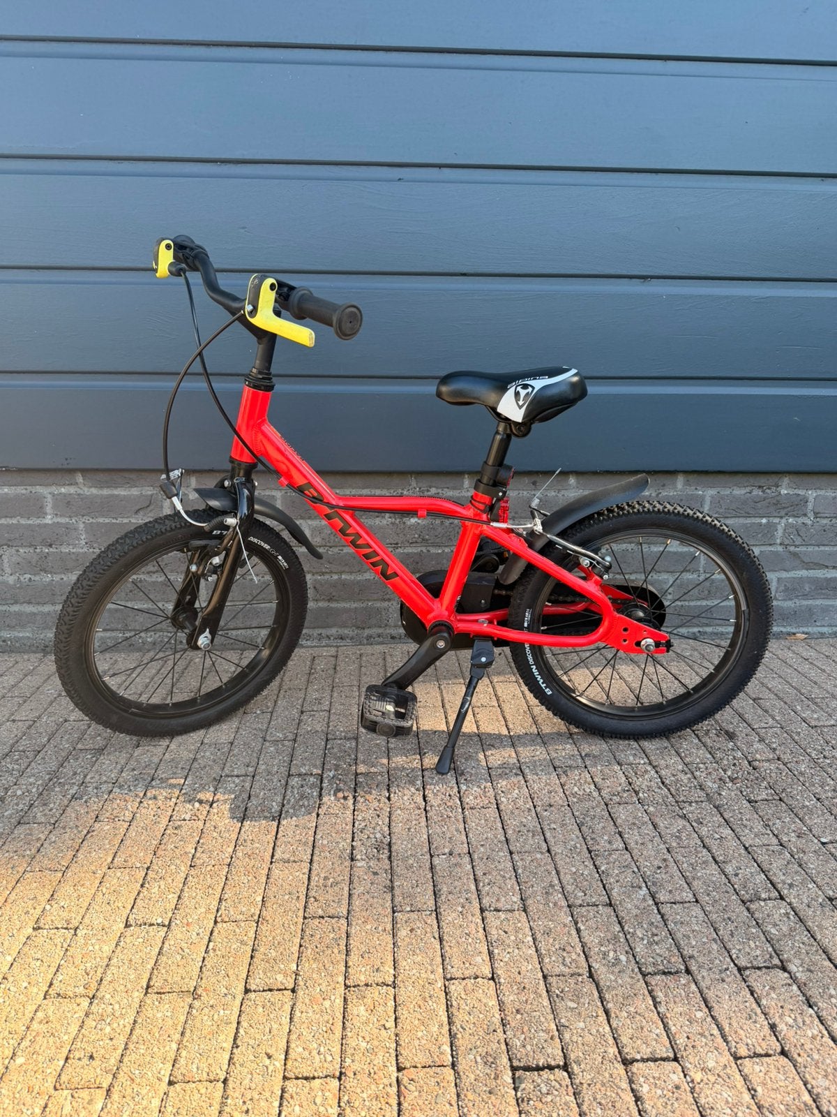 B’TWIN kinderfiets 16 inch – rem defect, Kinderen en Baby's, Speelgoed | Buiten | Voertuigen en Loopfietsen, Ophalen, Gebruikt