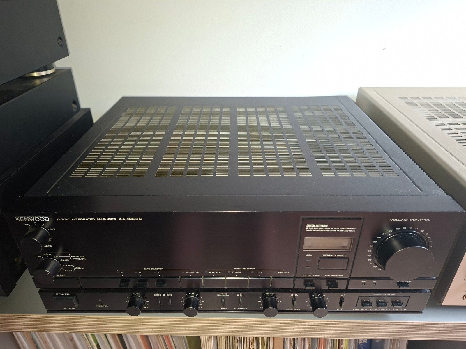 Kenwood KA-3300D met digitale ingangen en digitale uitgang., Audio, Tv en Foto, Versterkers en Receivers, Gebruikt, 120 watt of meer