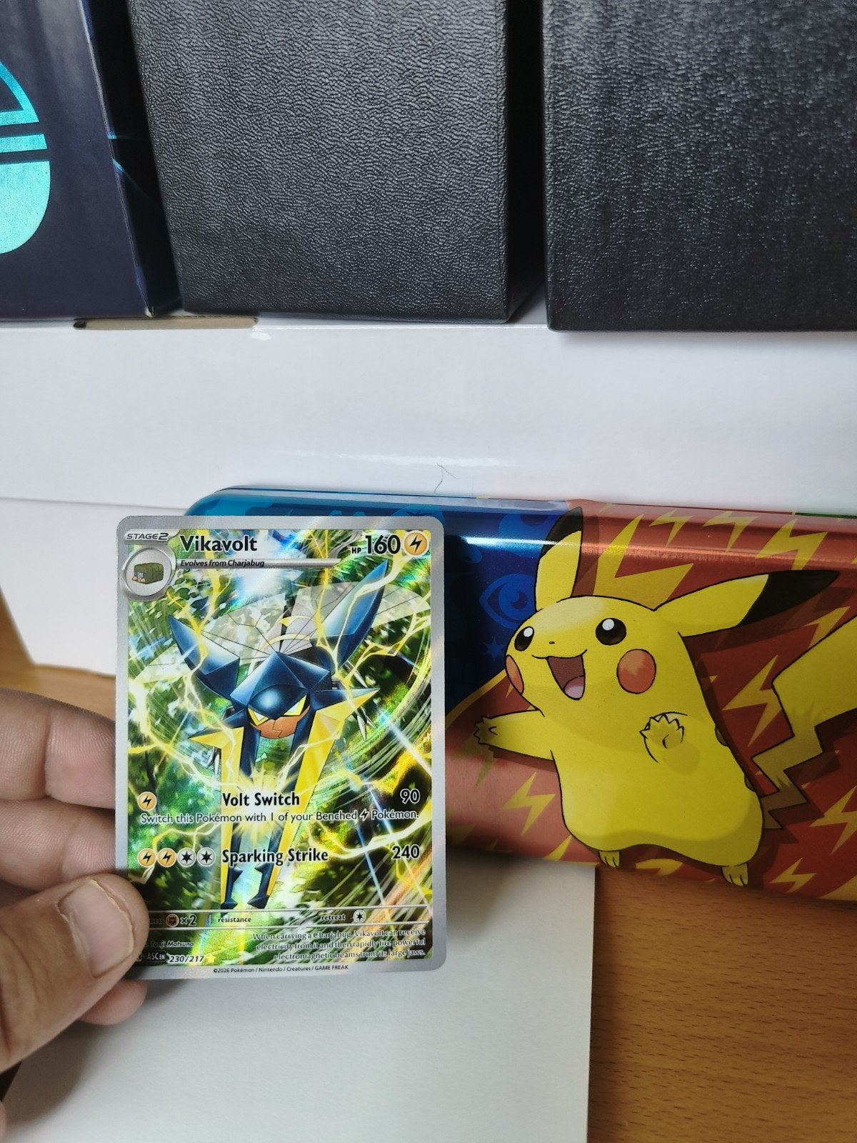 Pokemon Kaart Vikavolt V Full Art 230/217, Ophalen of Verzenden, Zo goed als nieuw, Losse kaart, Foil