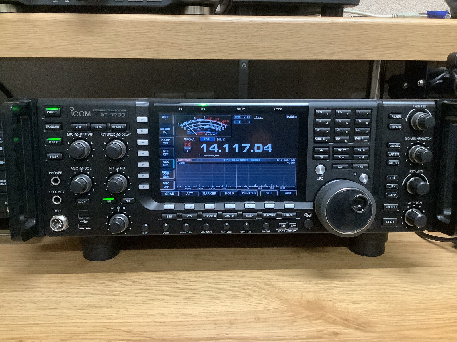 icom ic 7700  nieuwstaat., Telecommunicatie, Zenders en Ontvangers, Ophalen, Zo goed als nieuw
