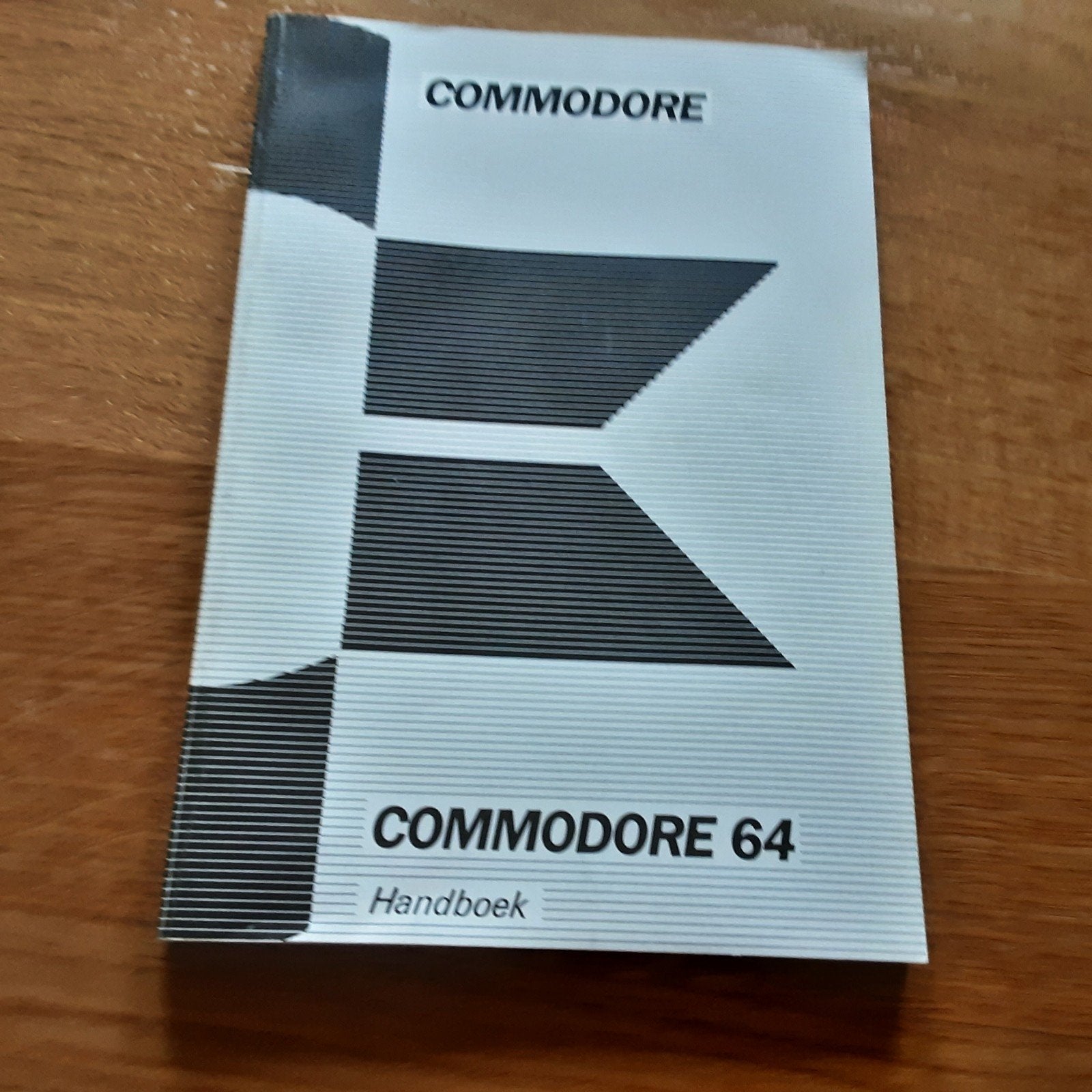 Commodore 64 Handboek - Vintage Computer Handleiding, Boeken, Ophalen of Verzenden, Gelezen, Overige onderwerpen, Commodore Business Machines