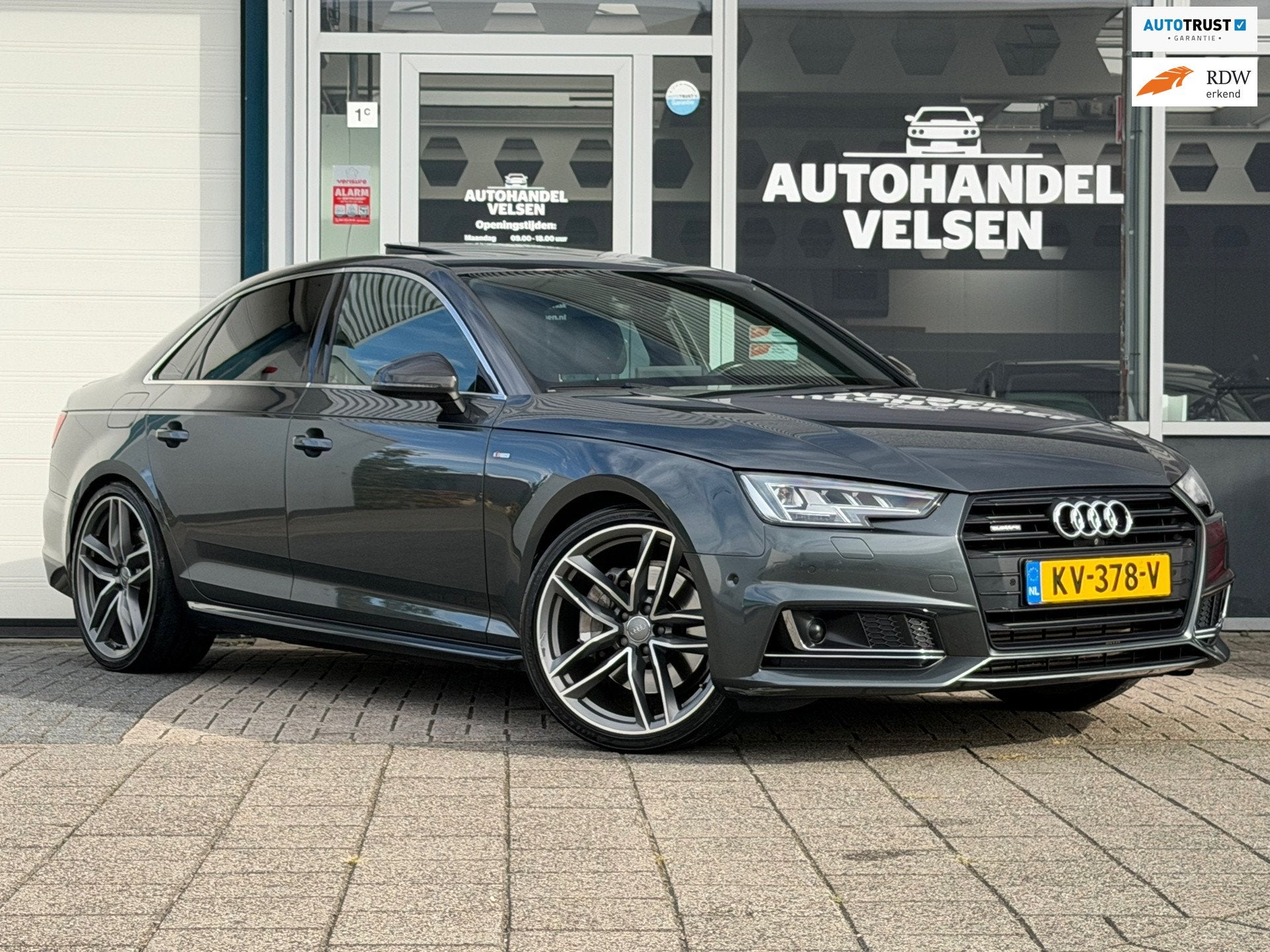 Audi A4 Limousine 2.0 TFSI quattro S Line/ABT/330PK/BOMVOL!/, Automaat, Gebruikt, 4 cilinders, A4
