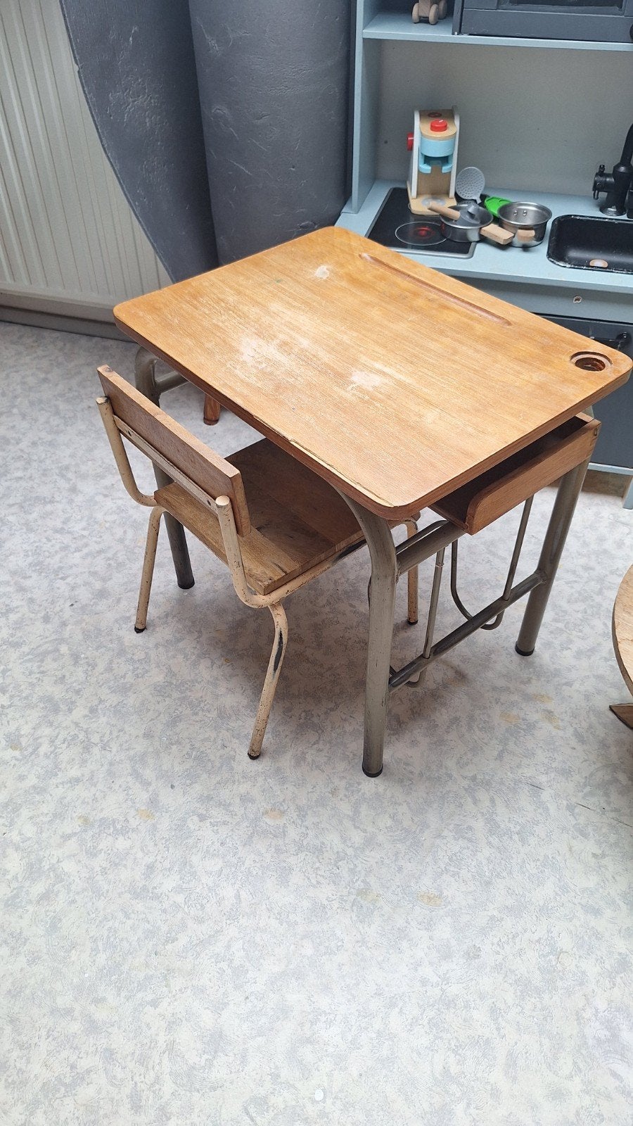 Vintage kinderbureau met stoel, Ophalen