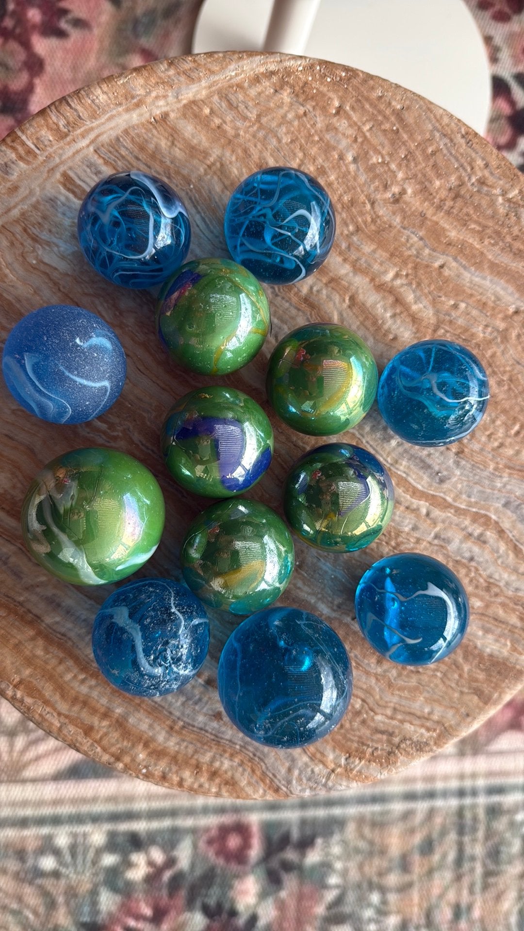 Knikkers (blauwe en groene parel), 13 stuks, diameter 4/6 cm, Ophalen of Verzenden, Zo goed als nieuw