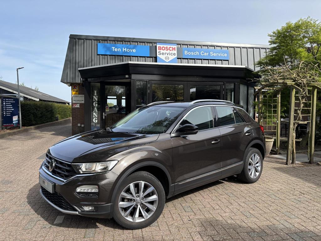 Volkswagen T-Roc 1.5 TSI DSG Style|navi|Stoelver.|PDC|Zwart, Stof, 4 cilinders, Zwart, Bedrijf