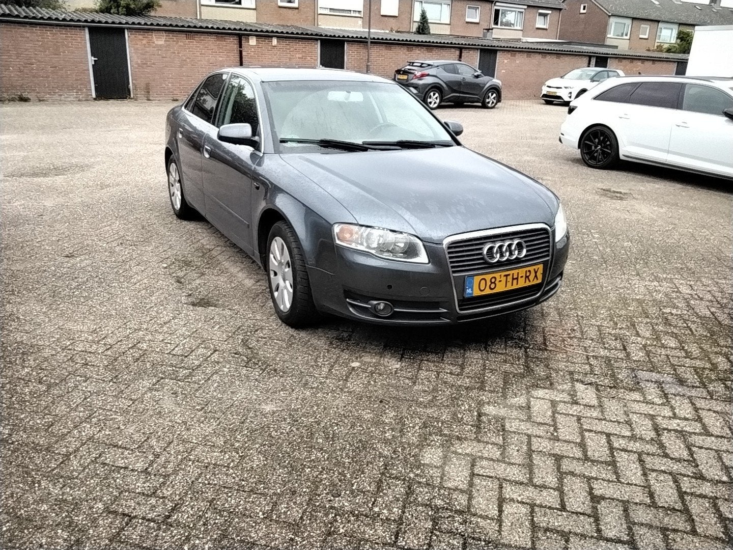 Audi A4 2.0 96KW 2006 Grijs, Voorwielaandrijving, Stof, 4 cilinders, A4