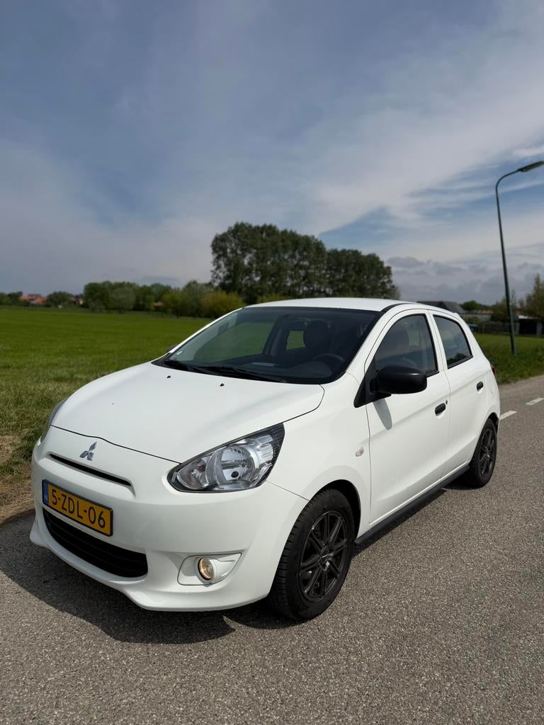 Mitsubishi Space Star 1.0 MPI 2014 NETTE AUTO, Voorwielaandrijving, Stof, Zwart, Wit