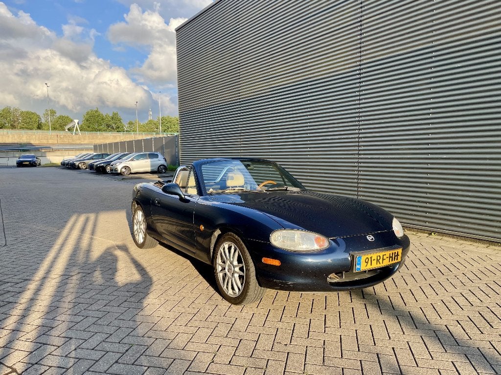 Mazda MX-5 NB 1.6 Miracle I 1999, Auto's, Mazda, Achterwielaandrijving, 40 €/maand, Beige, 4 cilinders