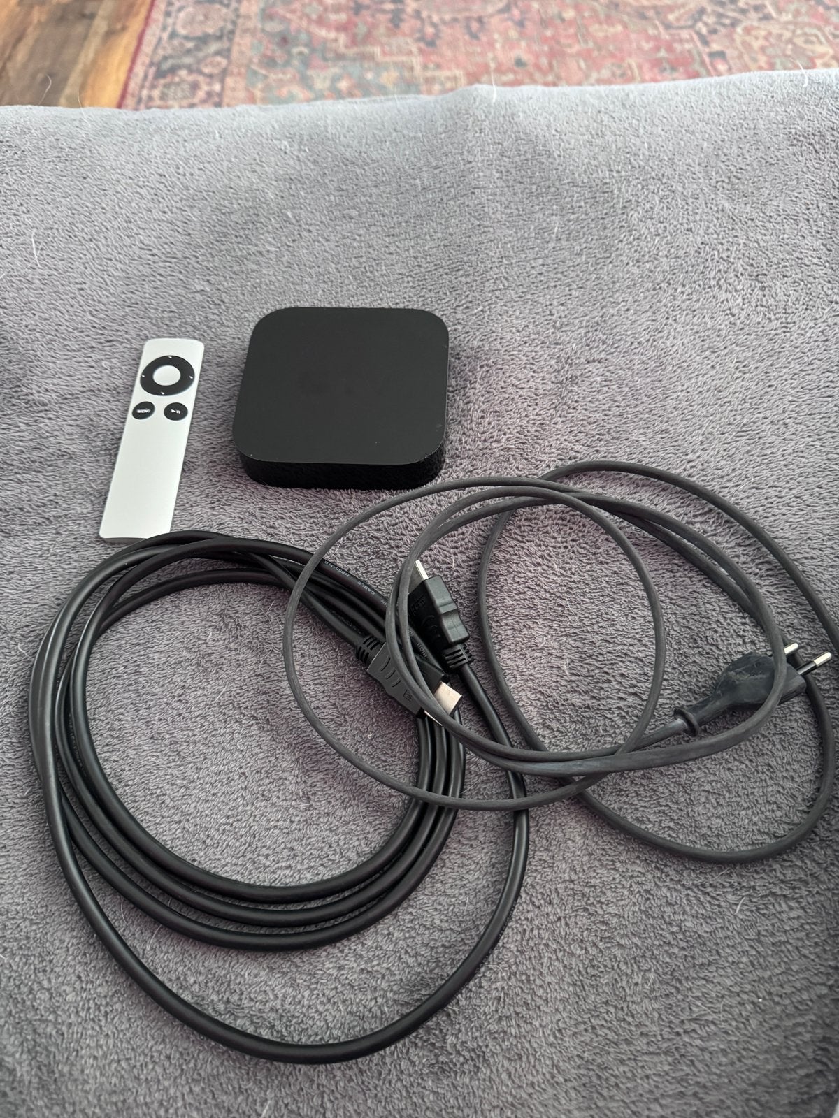 Apple TV met afstandsbediening en kabels, Ophalen of Verzenden, Gebruikt, HDMI, Zonder harde schijf