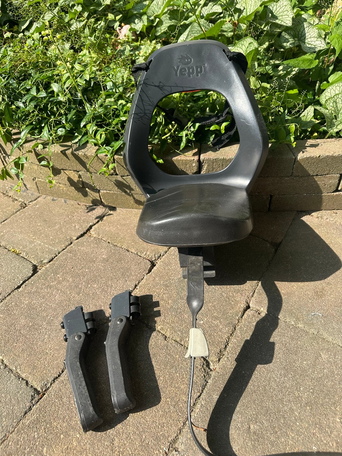 Thule Yepp Junior achterzitje incl voetsteunen, Ophalen, Achterzitje, 22 t/m 36 kg, Gebruikt