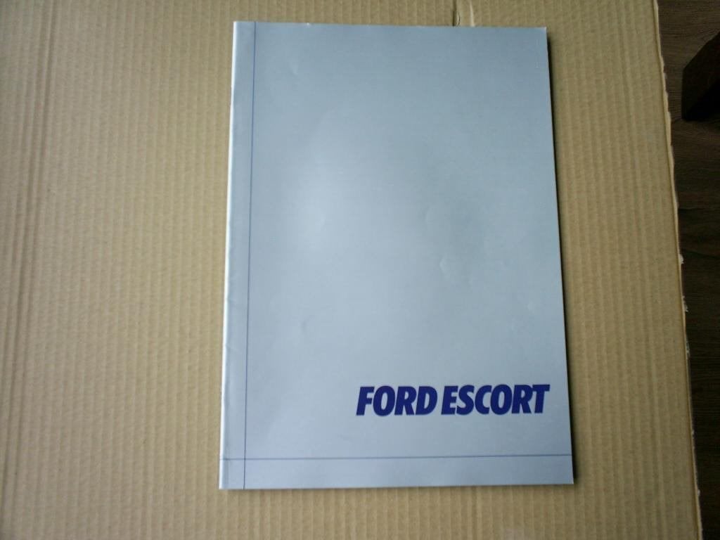 Ford Escort o.a. XR3 / Ghia 8 / 1980 32 pag., Verzenden, Zo goed als nieuw, Ford