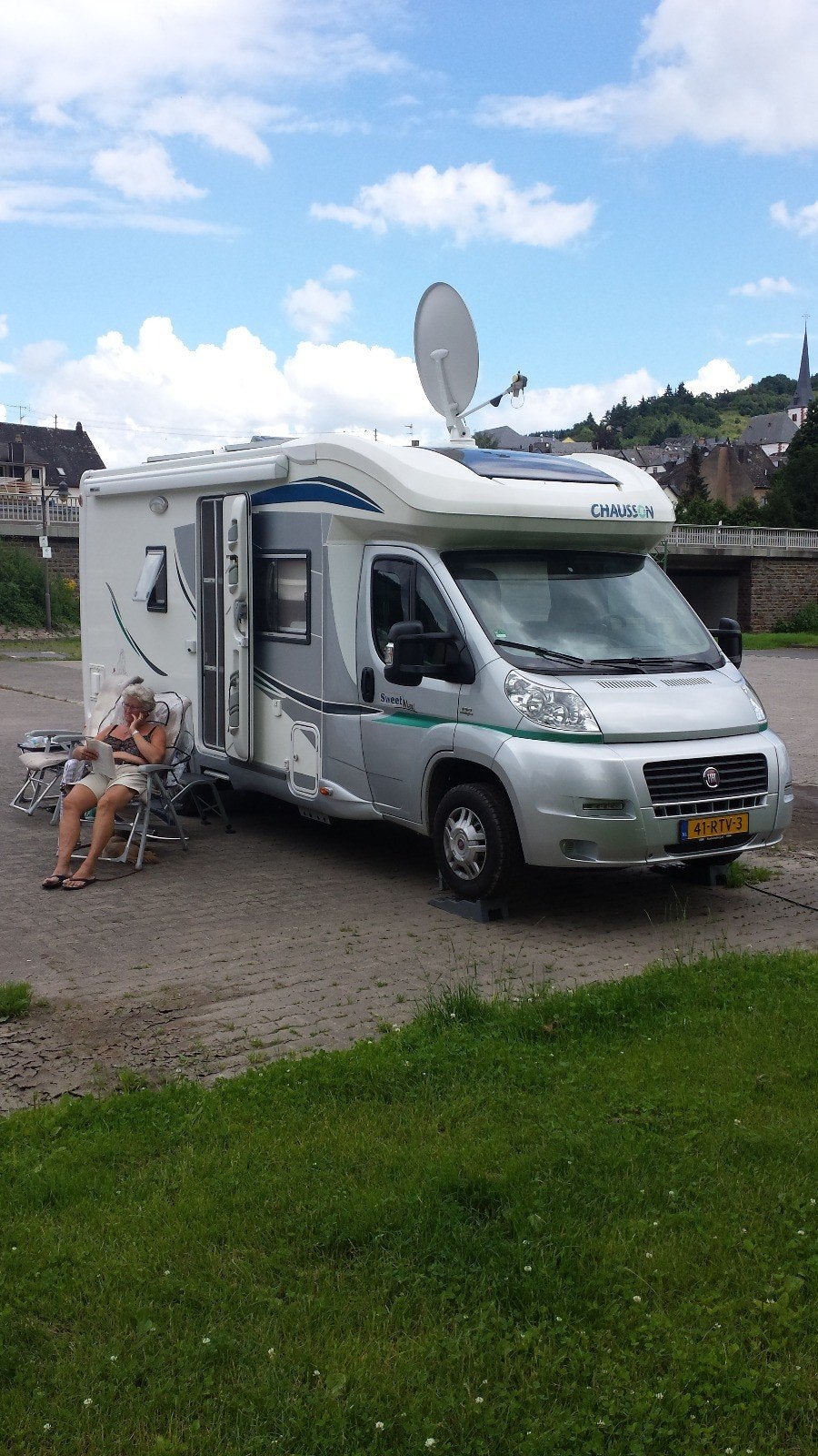 Chausson Sweet Maxi 2011 - Topstaat, lage km stand /KOOPJE!!, Caravans en Kamperen, Tot en met 2, Chausson, Particulier, Half-integraal