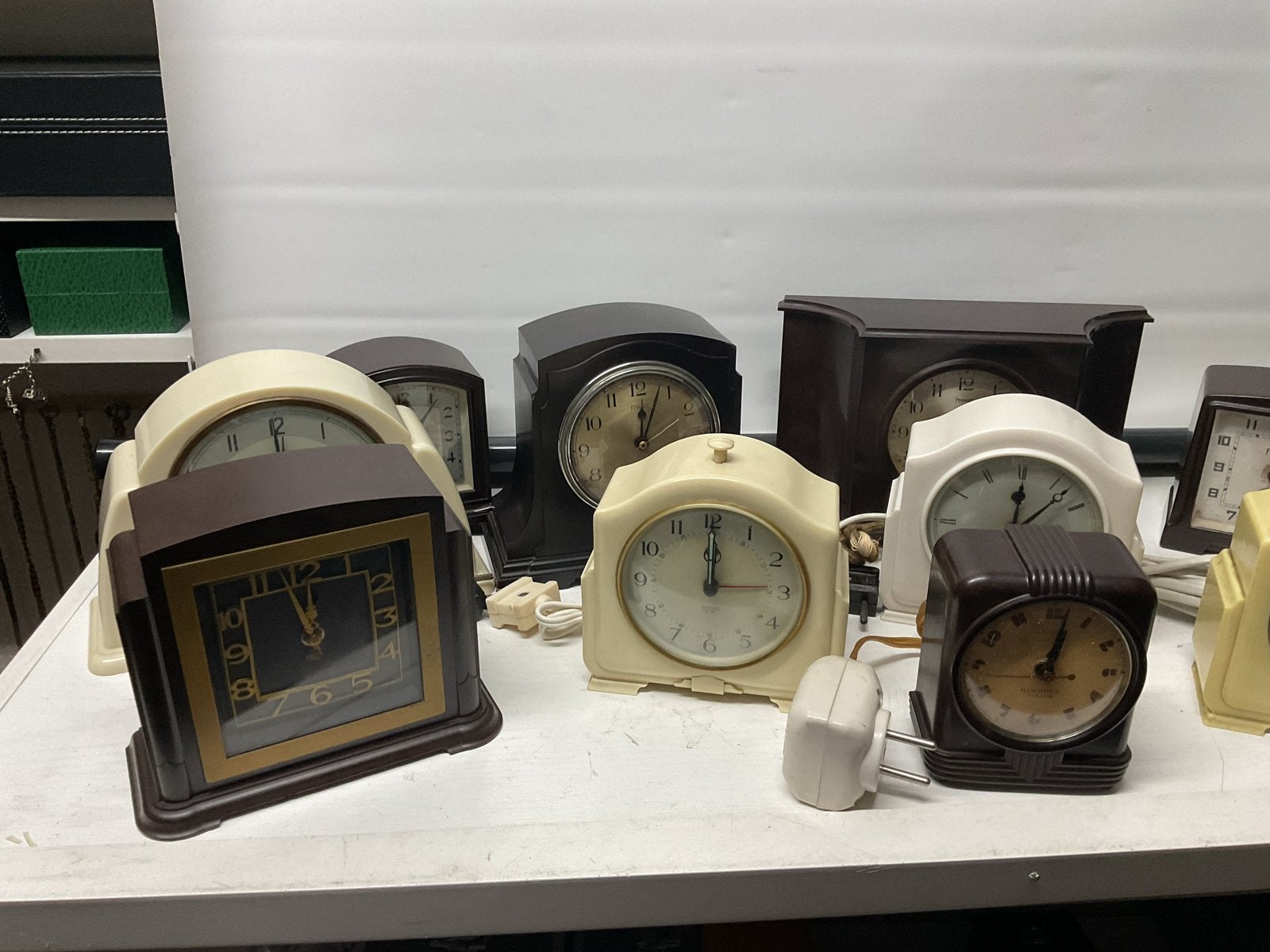 Vintage wekkers en klokken - Diverse modellen, Antiek en Kunst, Antiek | Klokken, Ophalen of Verzenden