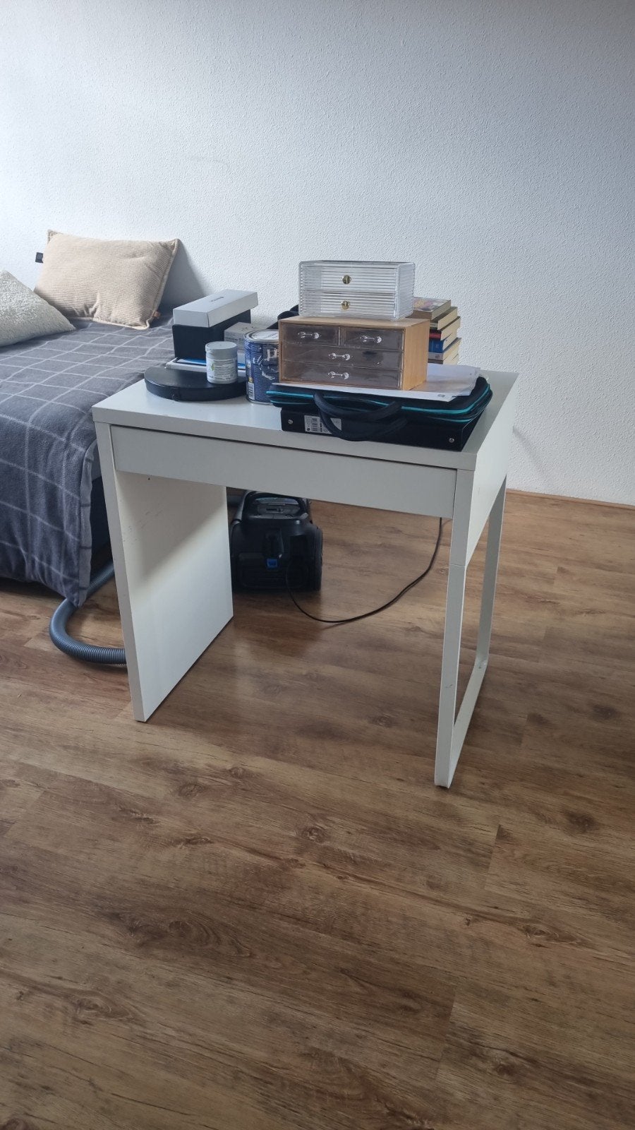 Wit bureau/tafel ikea - Compact en functioneel, Huis en Inrichting, Ophalen, Gebruikt, 60 cm of meer, Rechthoekig