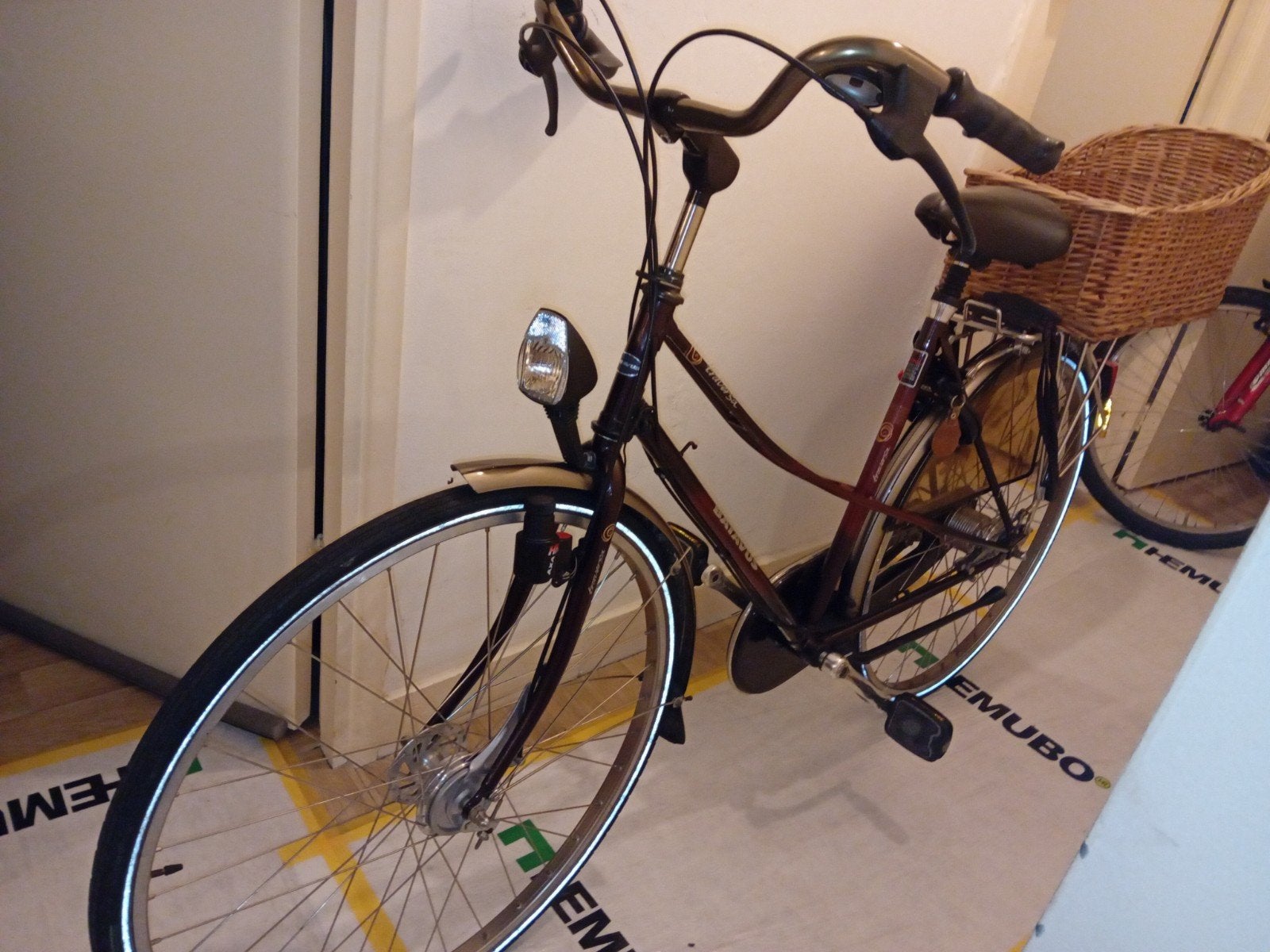 Batavus damesfiets met hondenmand (28 inch / 7 versnellingen, 53 tot 56 cm, Ophalen, Zo goed als nieuw