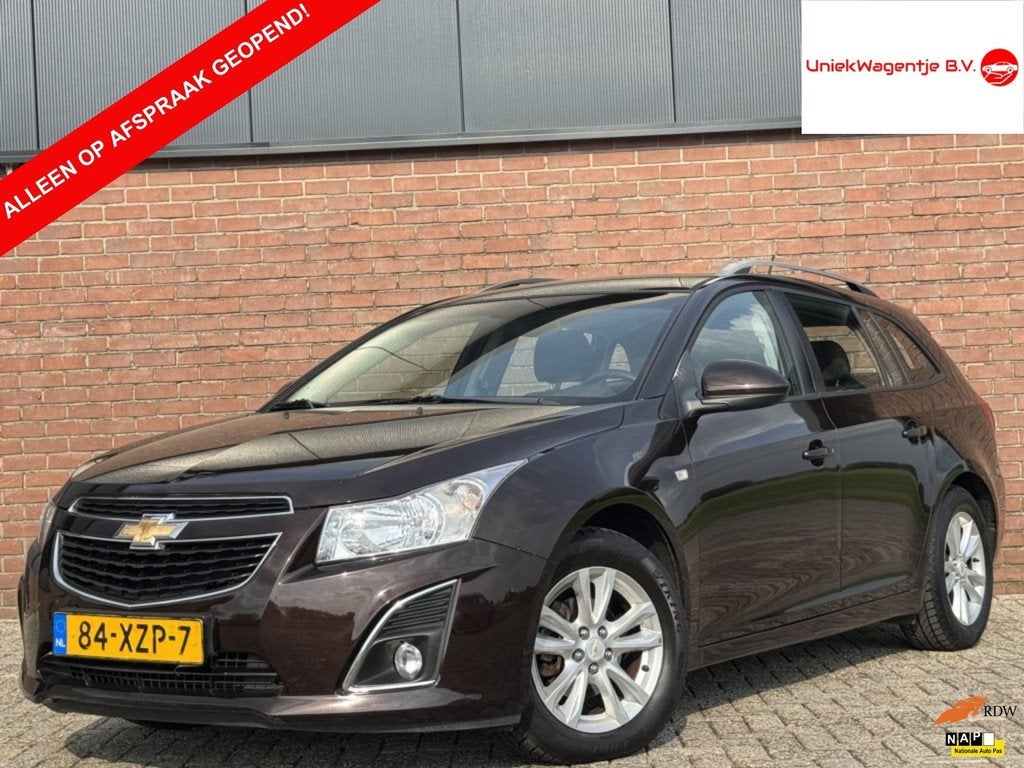 Chevrolet Cruze Station Wagon 1.4T LTZ | NL-AUTO! | NAVI!, Voorwielaandrijving, Euro 5, Gebruikt, Zwart