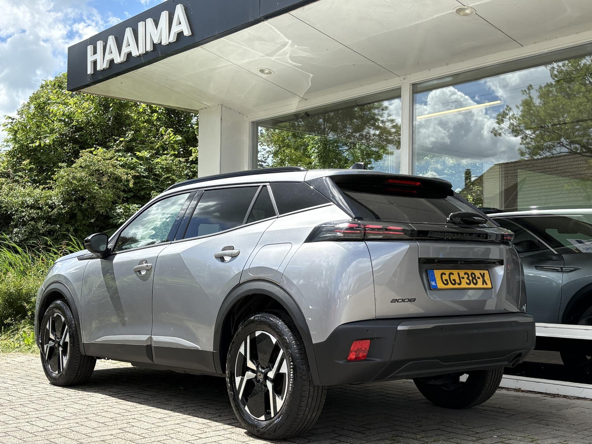 Foto 15 van Peugeot 2008 1.2T 100pk Allure | Achteruitrijcamera | Naviga