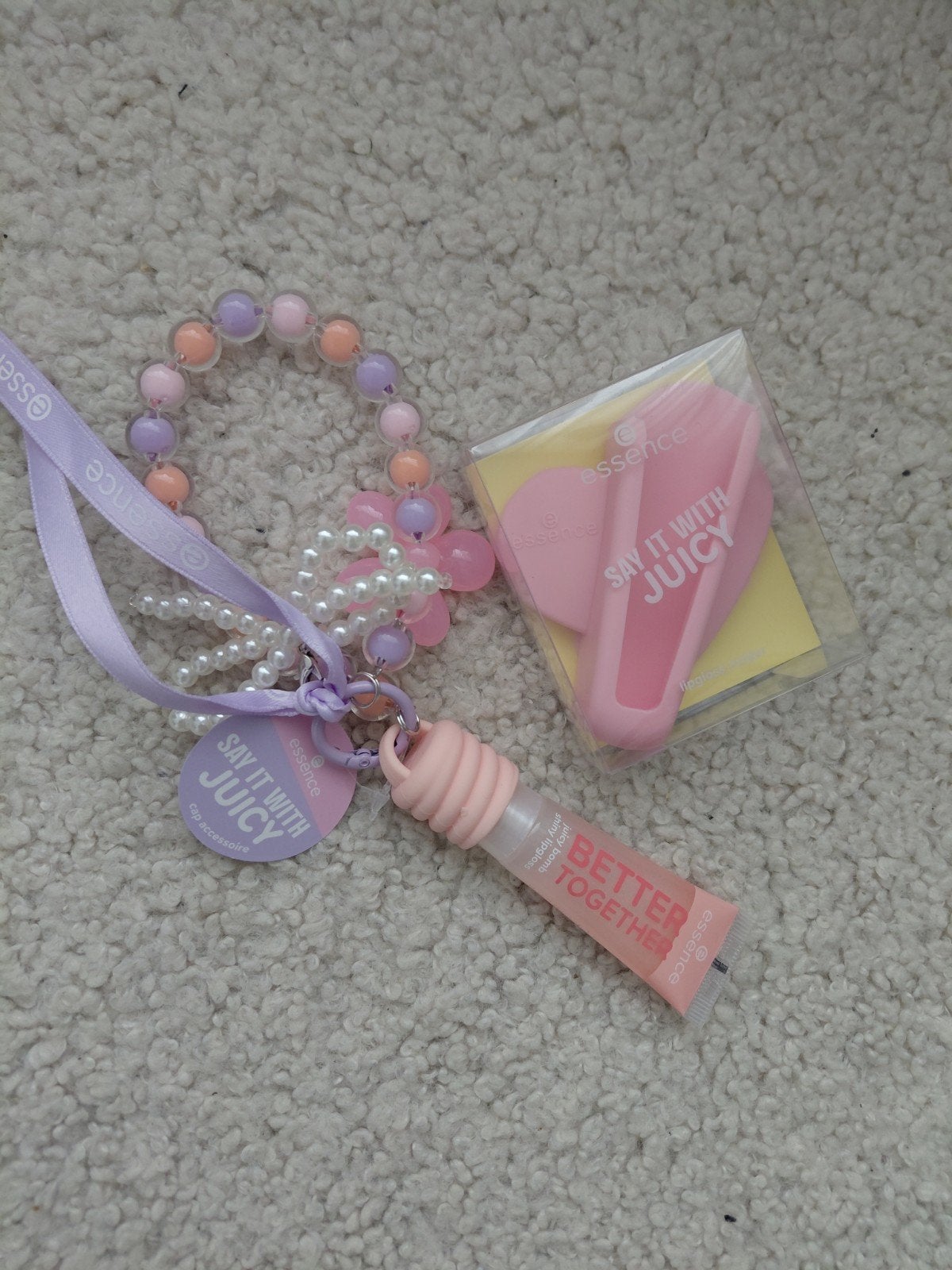 Essence Say It With Juicy Bomb Lipgloss Sleutelhanger Houder, Lippen, Nieuw, Ophalen of Verzenden, Roze