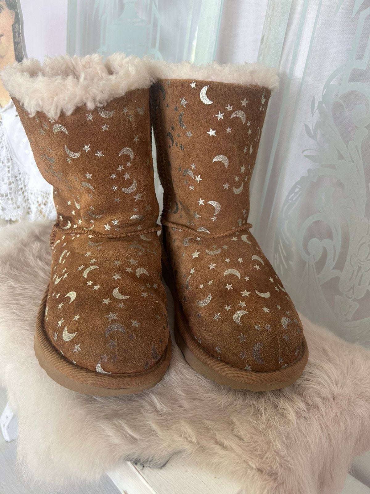 Ugg Bailey moon stars maat 35 izgst, Ophalen, Bruin, Lage of Enkellaarzen, Gedragen