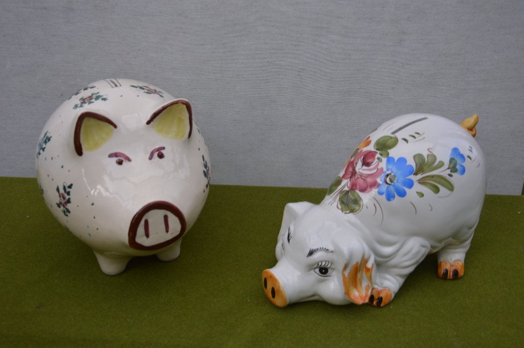 2 grote vintage keramieken spaarvarkens met bloemen ca 32 cm, Verzamelen, Spaarpotten, Ophalen of Verzenden, Gebruikt, Steen, Aardewerk of Keramiek