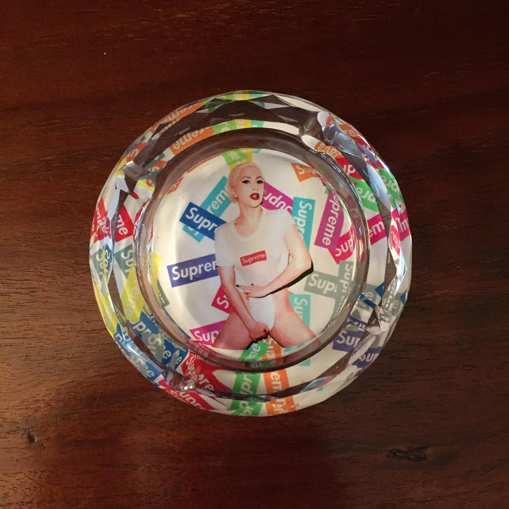 Supreme Lady Gaga ashtray asbak met tasje en sticker, Ophalen of Verzenden, Nieuw, Asbak