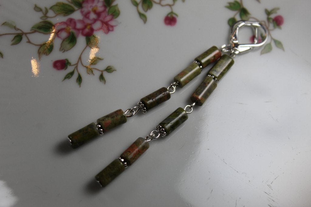 Groene Unakiet Cilinder Oorbellen, Hangers, Nieuw, Ophalen of Verzenden, Met edelsteen