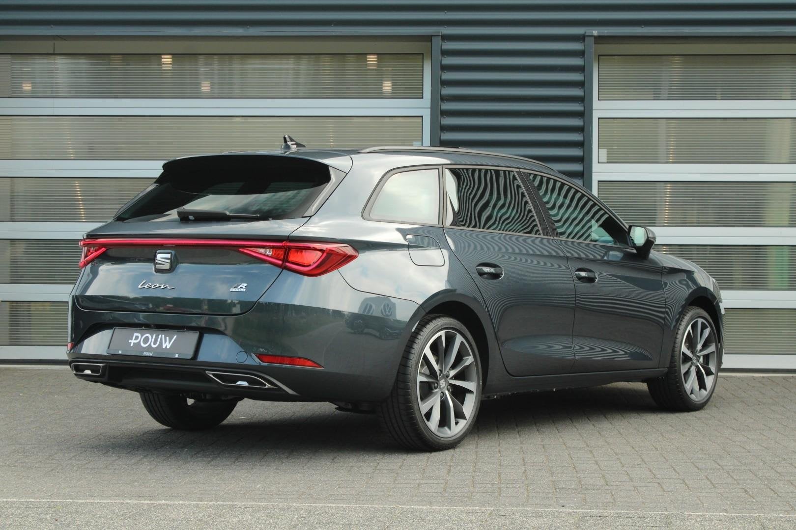 SEAT Leon Sportstourer 1.5 TSI 204pk DSG e-Hybrid FR Busines, Auto's, 12 maanden, Stof, 4 cilinders, 26 kWh