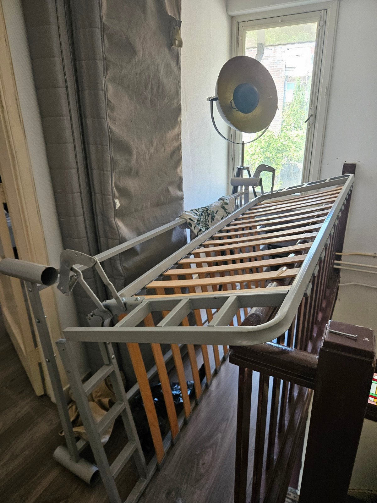 Opklapbaar logeerbed met lattenbodem, Ophalen, Gebruikt, Eenpersoons, Praktisch