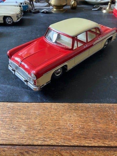 Blikken Simca Versailles van FJ, Verzenden