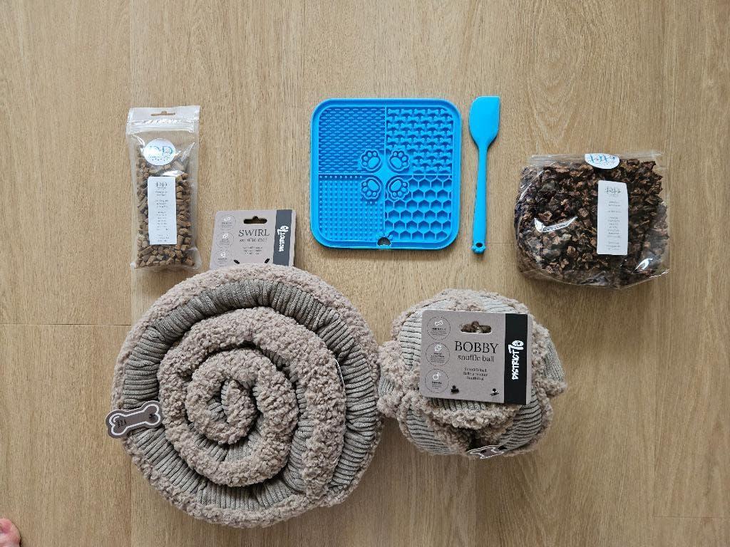 NIEUW-DOG DELIGHT SNUFFELMAT SET met Trainers, Ophalen of Verzenden, Nieuw, Intelligentiespeelgoed