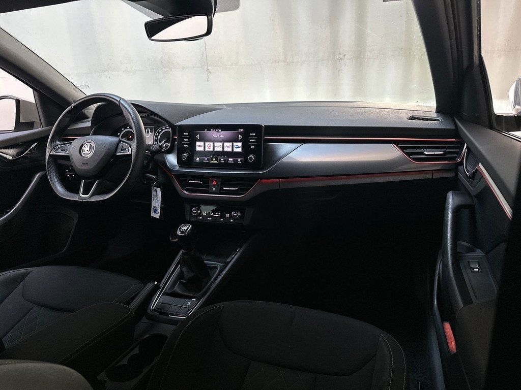 Skoda Scala 1.0 TSI 116pk Sport Business Panoramadak Parkeer, Auto's, Skoda, Voorwielaandrijving, Gebruikt, Met garantie (alle)