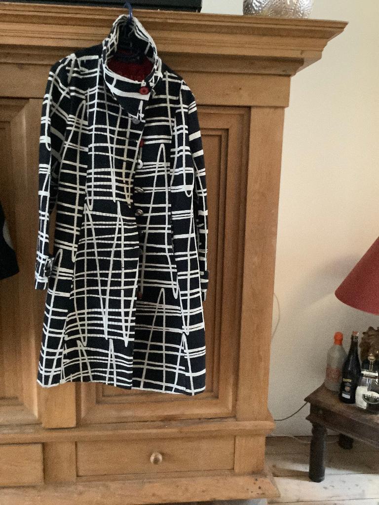 Jas Desigual, maat M, Kleding | Dames, Maat 38/40 (M), Overige kleuren, Ophalen of Verzenden, Zo goed als nieuw