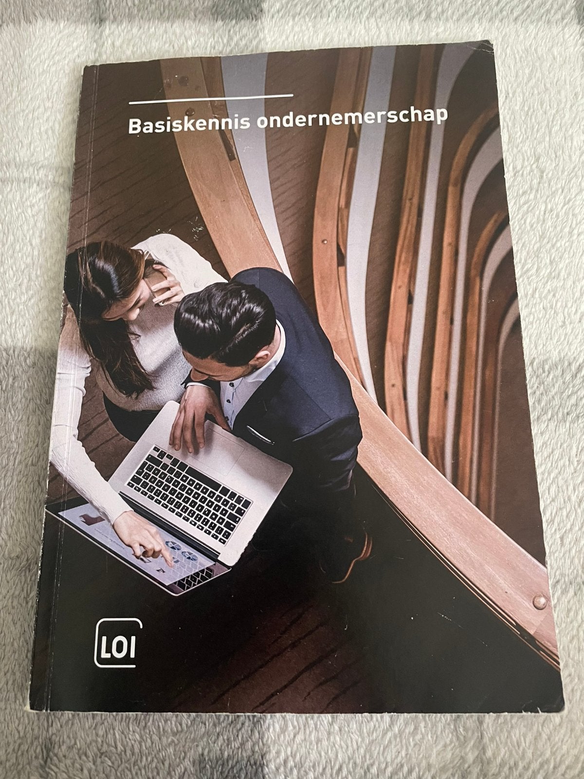 Basiskennis Ondernemerschap LOI boek, Ophalen of Verzenden, Beta, Gelezen, MBO