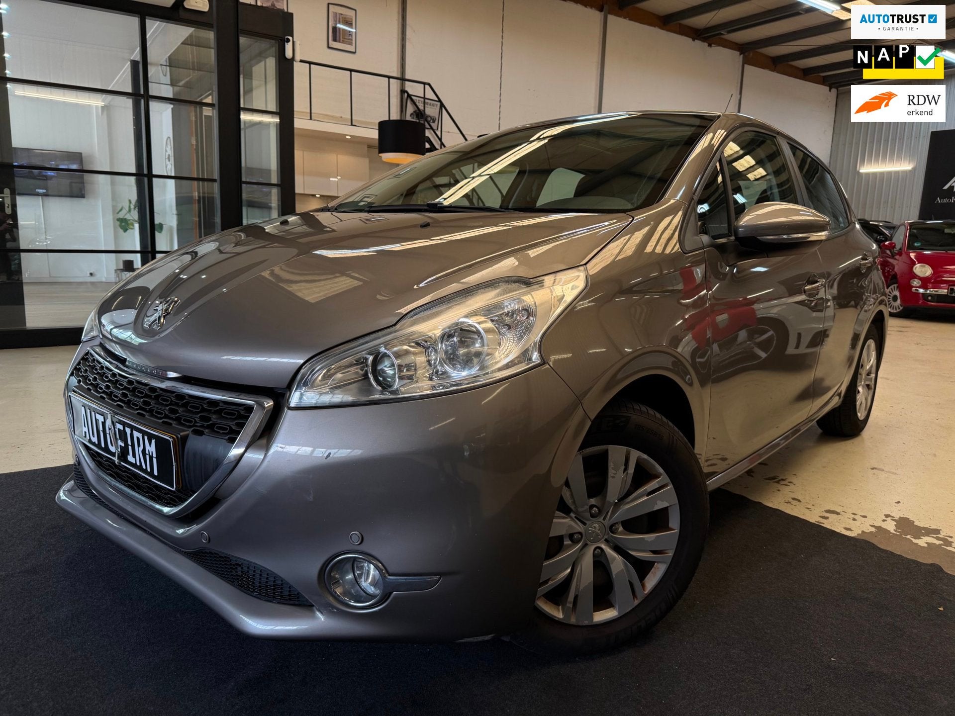 Peugeot 208 1.0 VTi Active Nette Auto NAP Vaste Panoramadak, Auto's, Voorwielaandrijving, Euro 5, Gebruikt, Origineel Nederlands