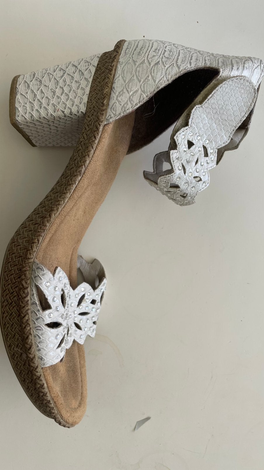 Te koop: sandalen, Rieker, wit, 38, Ophalen of Verzenden, Zo goed als nieuw, Wit, Sandalen of Muiltjes