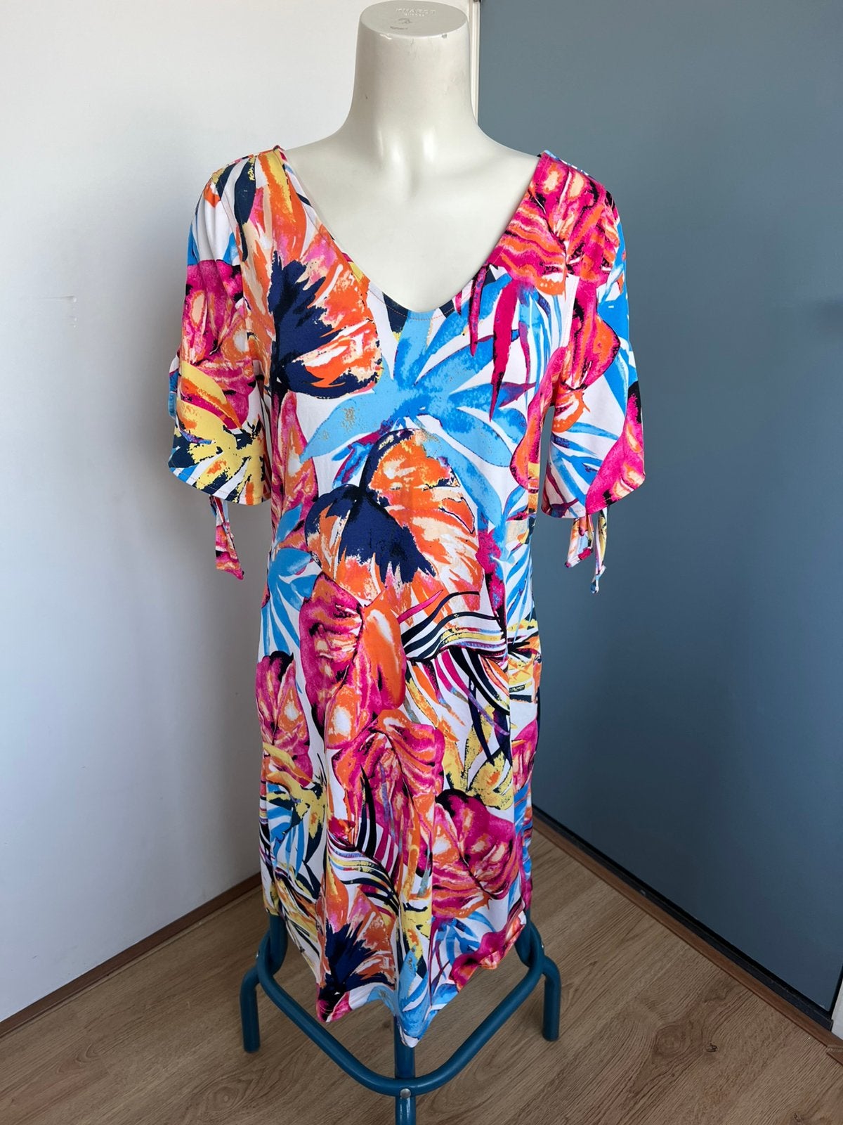 Bpc kleurrijk zomers jurkje 40/42 blauw roze oranje, Meerkleurig, Maat 42/44 (L), Ophalen of Verzenden, Zo goed als nieuw
