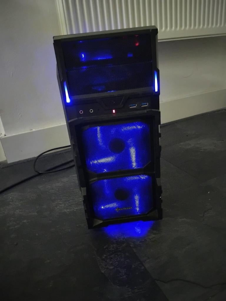 Gaming PC met RGB verlichting, Computers en Software, Desktop Pc's, Gebruikt, Ophalen of Verzenden, Gaming, HDD