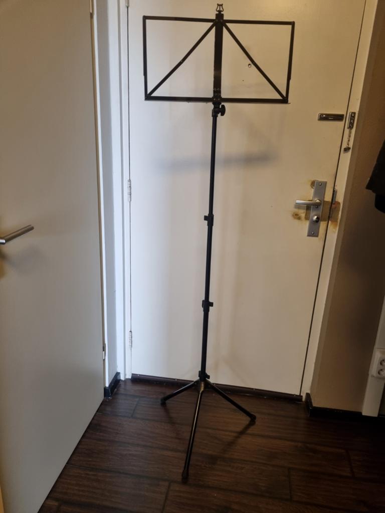 Muziekstandaard - Opvouwbaar en Verstelbaar, Ophalen of Verzenden, Gebruikt, Muziekstandaard, Overige instrumenten