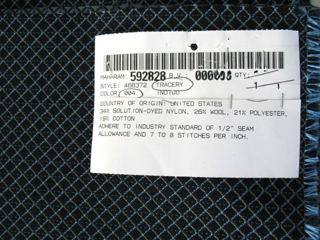 Kvadrat Maharam Tracery 004; Indigo; restant meubelstof, Overige materialen, Blauw, 120 cm of meer, Nieuw