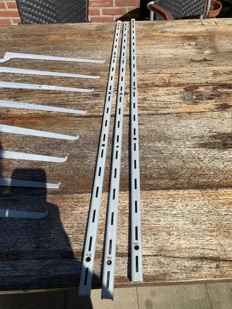 3x Wandrails en 10 + 2 plankdragers, Ophalen of Verzenden, Zo goed als nieuw