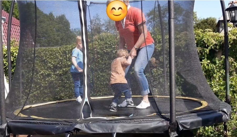 Netjes onderhouden trampoline met net, Ophalen, Zo goed als nieuw