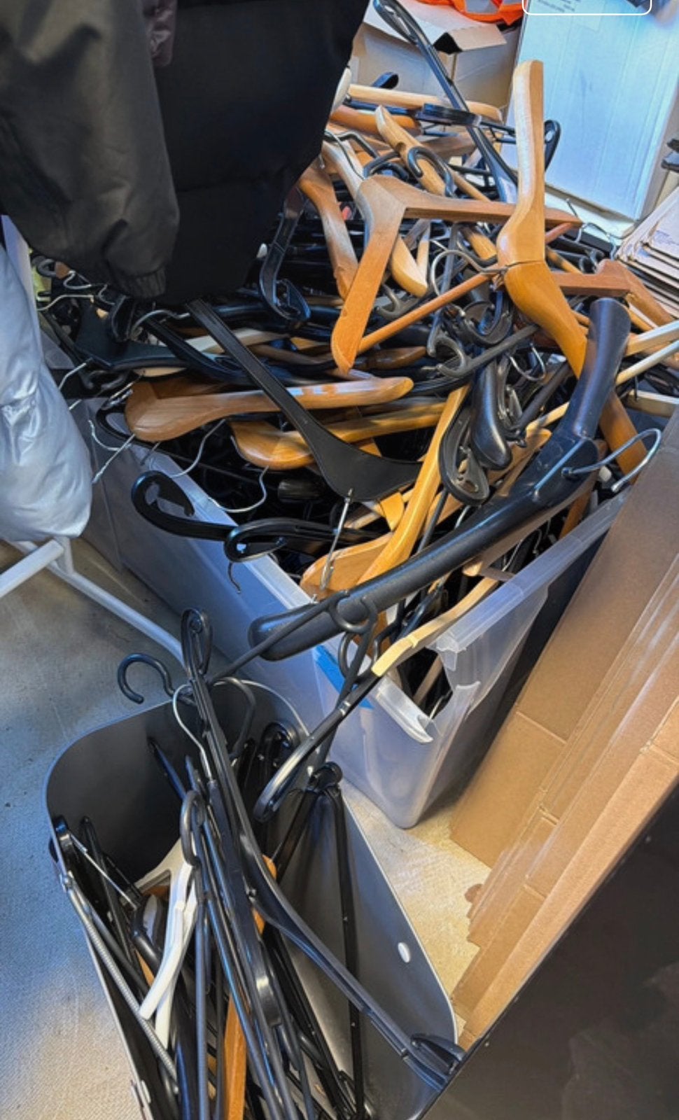 Kleding hangers gratis, Ophalen of Verzenden, Zo goed als nieuw, Kunststof