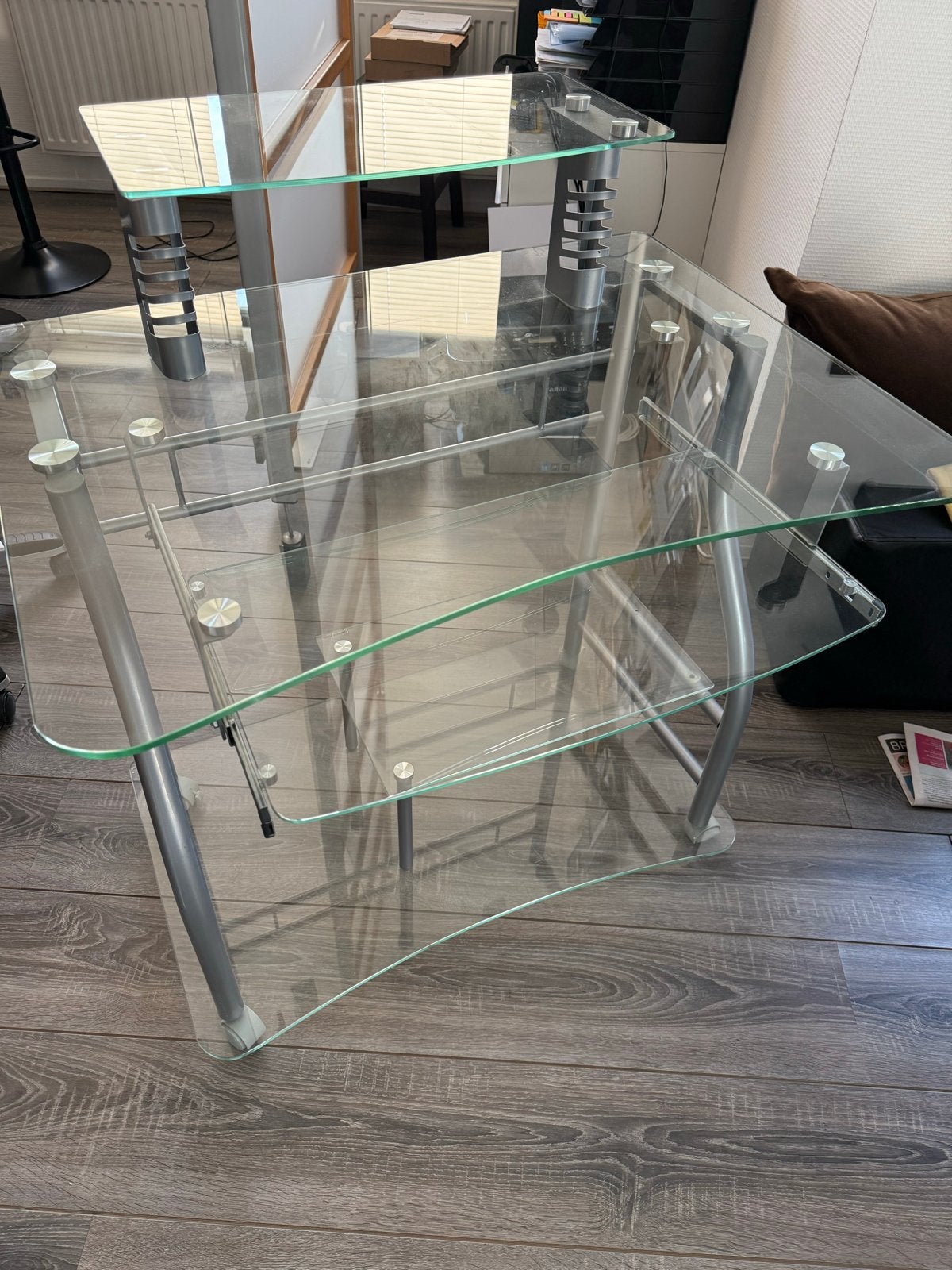 Glazen bijzettafel met metalen frame, Gebruikt, Glas, Rechthoekig, 50 tot 100 cm